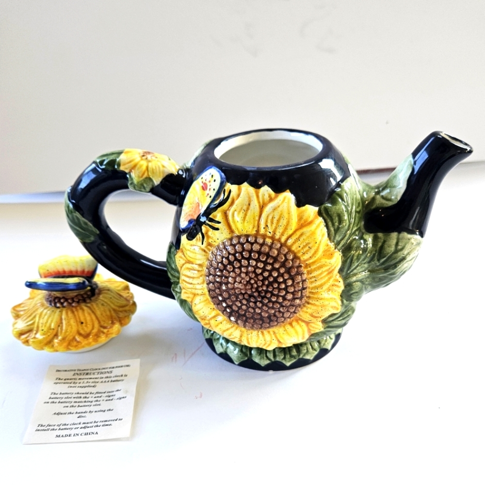 Beautiful Sunflower Teapot Clock - Picture 4 of 11